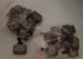 Sprzęt elektroniczny – pakiet zawierający 51 poz. asort. (wg oddzielnego wykazu), w tym m.in.: przełączniki warstwowe, przełączniki klawiszowe itp. 